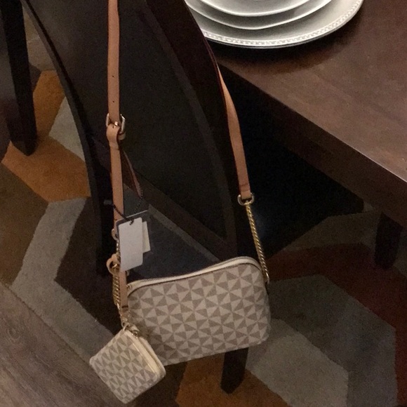 SOLD SOLD SOLD - Picture 2 of 4